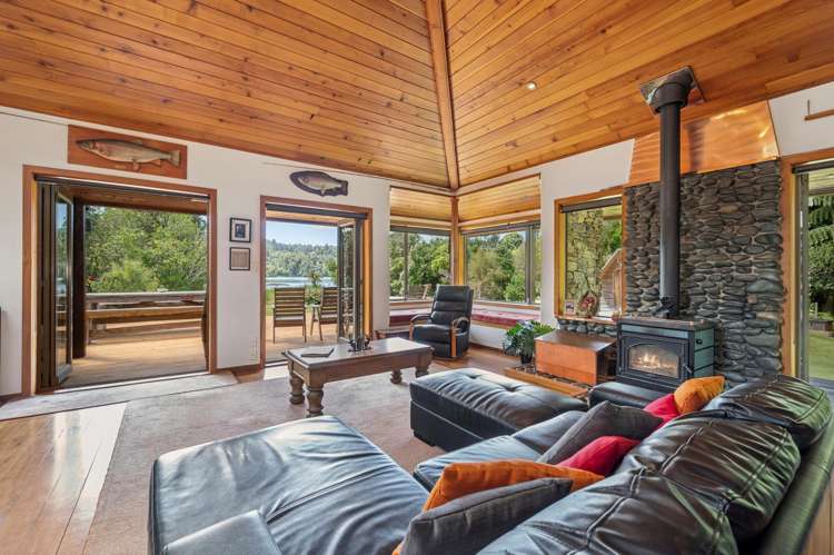 483 Spencer Road Lake Tarawera_12
