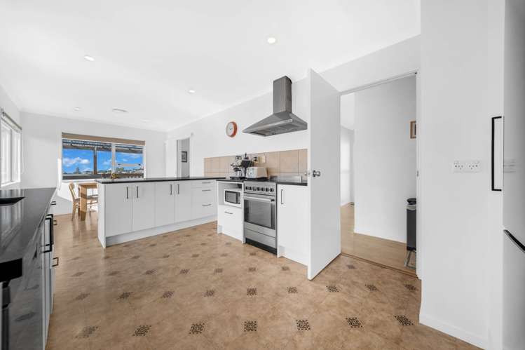 32 Athena Drive Totara Vale_8