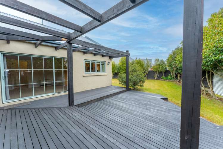 157 Pages Road Marchwiel_15