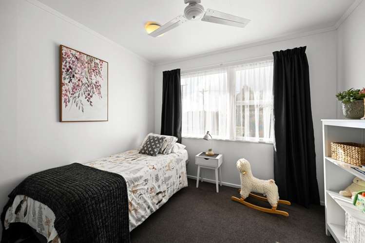 7 Forth Crescent Glenview_16