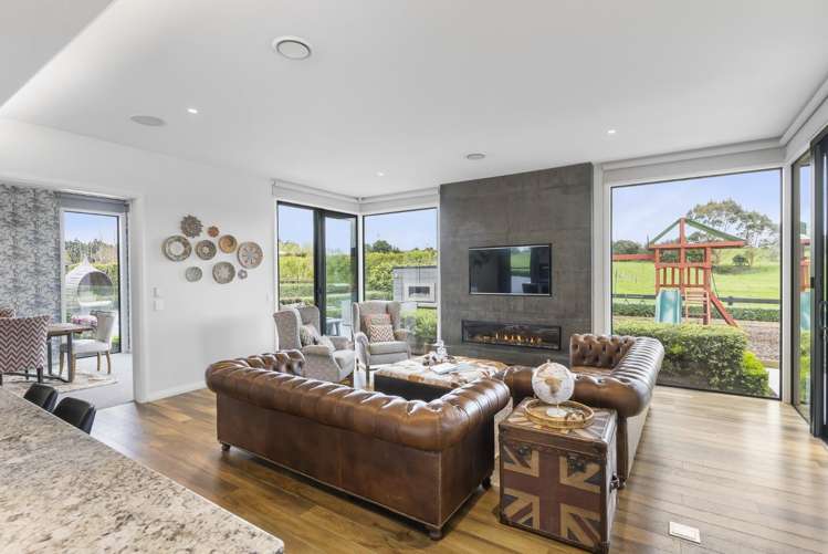 38 Hawthorne Lane 1694_1