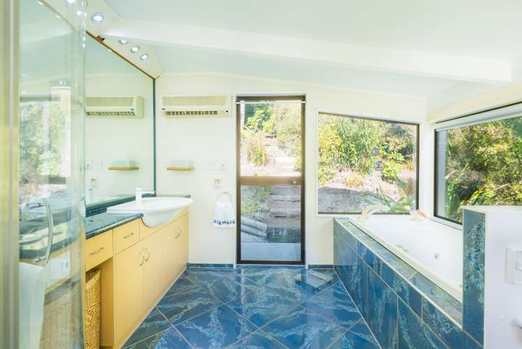 259 Queen Charlotte Drive Havelock_9