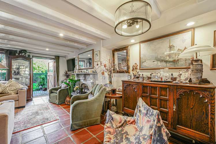 4/6 Quiet Woman Way Monaco_8