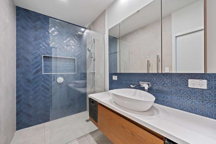2 Odlin Lane Red Beach_11