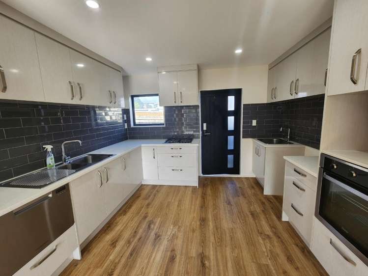 51a Astley Avenue_0