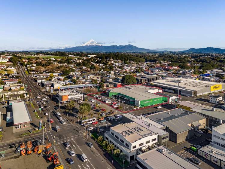 New Plymouth supermarket offers investor rewards