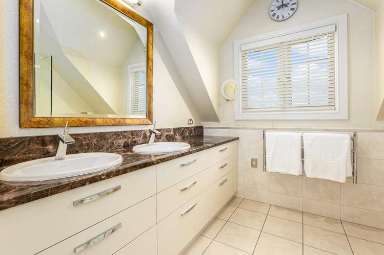 6 Cheviot Road Lowry Bay_19