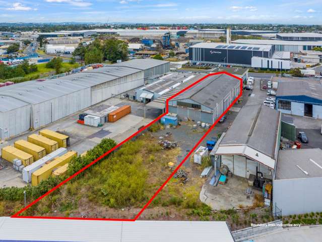 HEAVY INDUSTRIAL - HIGH STUD WITH GANTRY CRANES