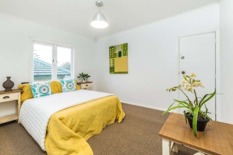 165 Edmonton Road Te Atatu South_16