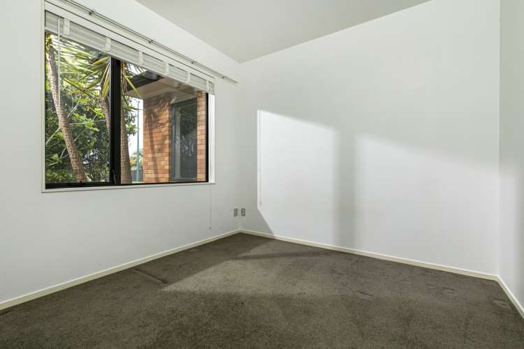 16 Lemon Grove Lane Greenhithe_16