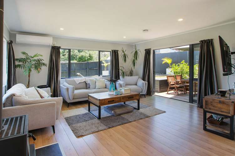 17 Donald Street Stanmore Bay_8