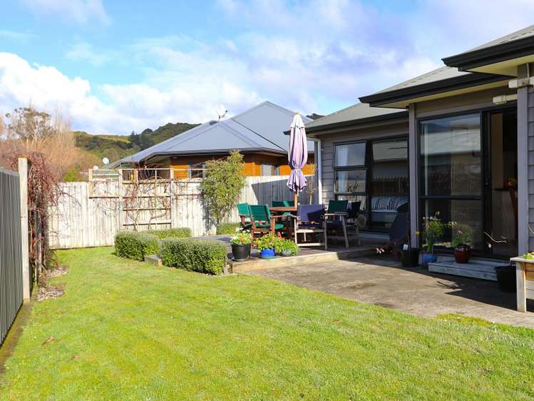 19 Woodland Grove Wainuiomata_17
