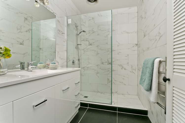 65 Churchill Road Murrays Bay_11