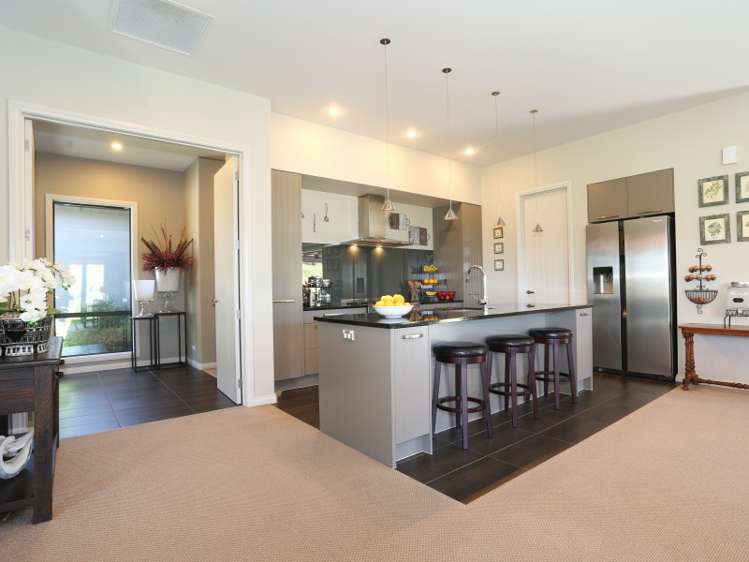 8 Outlook Terrace Taradale_5