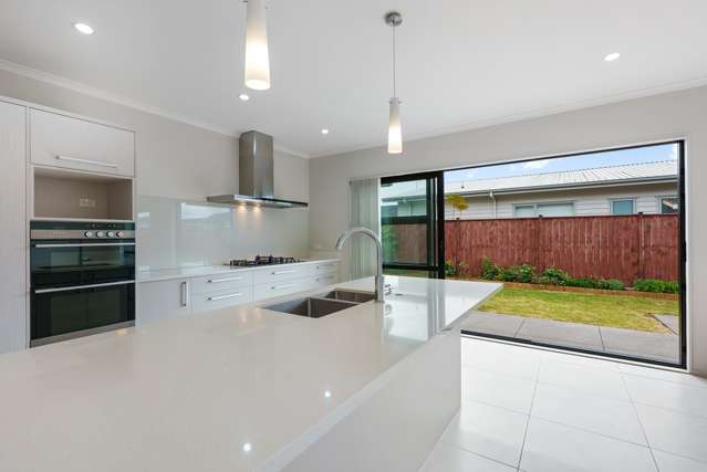 10 Andalusian Way Karaka_1