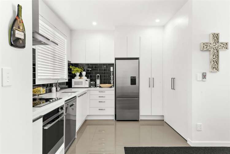 6/50 Ocean View Road Northcote_5