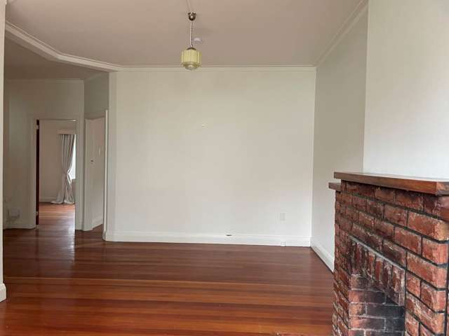 2/2 View Road Mount Eden_2