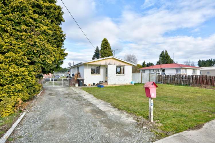 12-14 Helena Street Lumsden_10