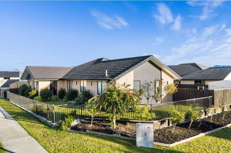 16 Spitfire Drive Burleigh_12