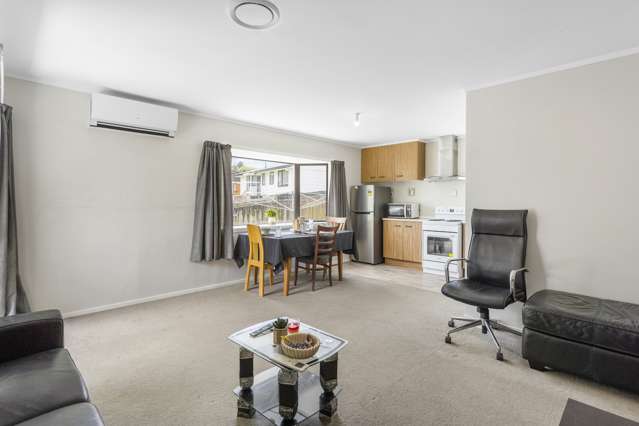 2/63 Redcrest Avenue Red Hill_2