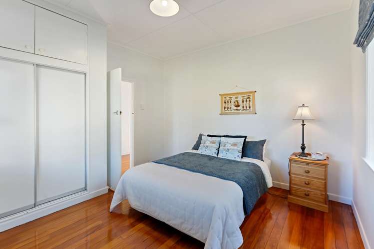 8 Manuka Street Otaki Beach_12