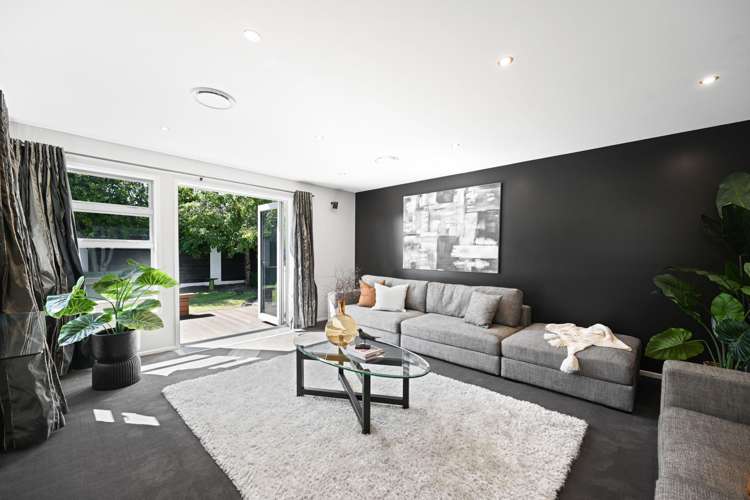 87 Huntington Drive Huntington_11