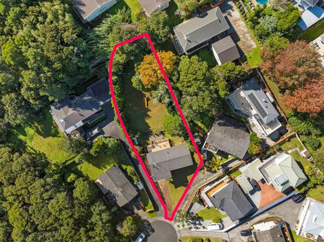 Sunny, private and big yard