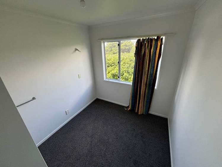Room 7 28 Court Crescent Panmure_3