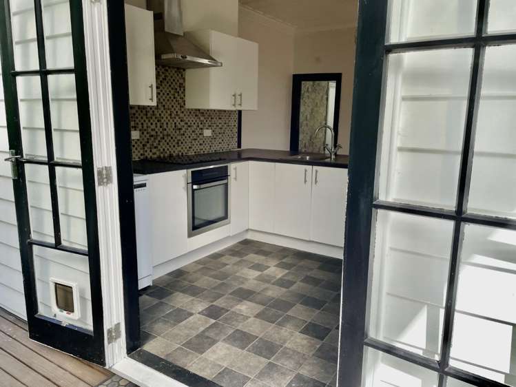 131 Shakespeare Road 10780_7