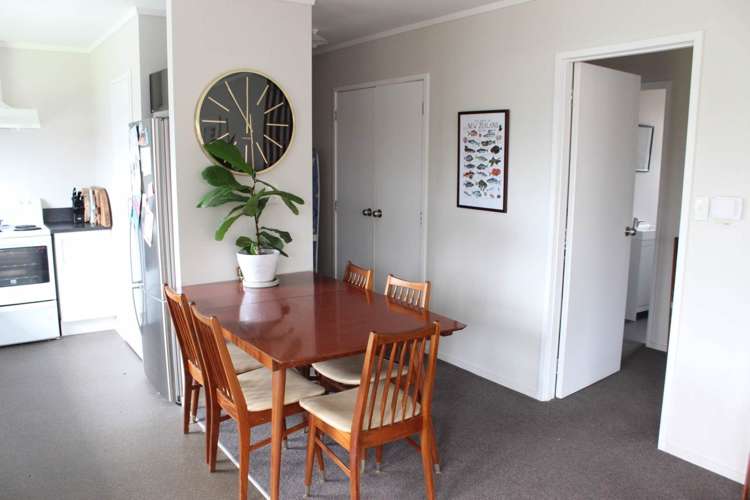 2/166 Point Chevalier Road Point Chevalier_3