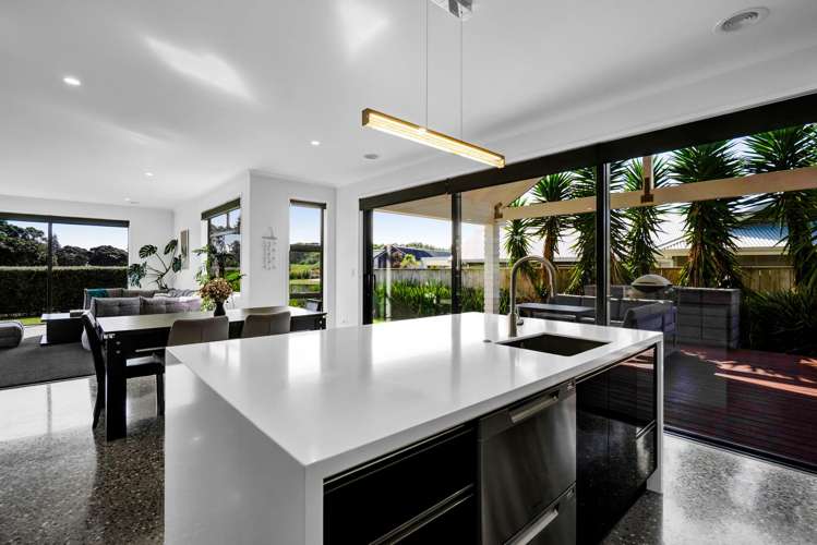 6 Pebble Beach Court Waiwhakaiho_24