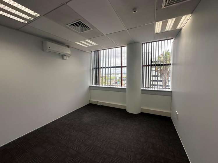 22 Amersham Way City Centre_3