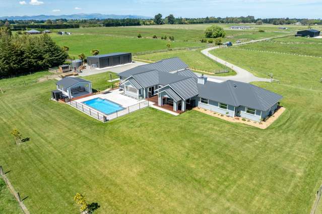 380sqm of bespoke craftmanship on four hectares