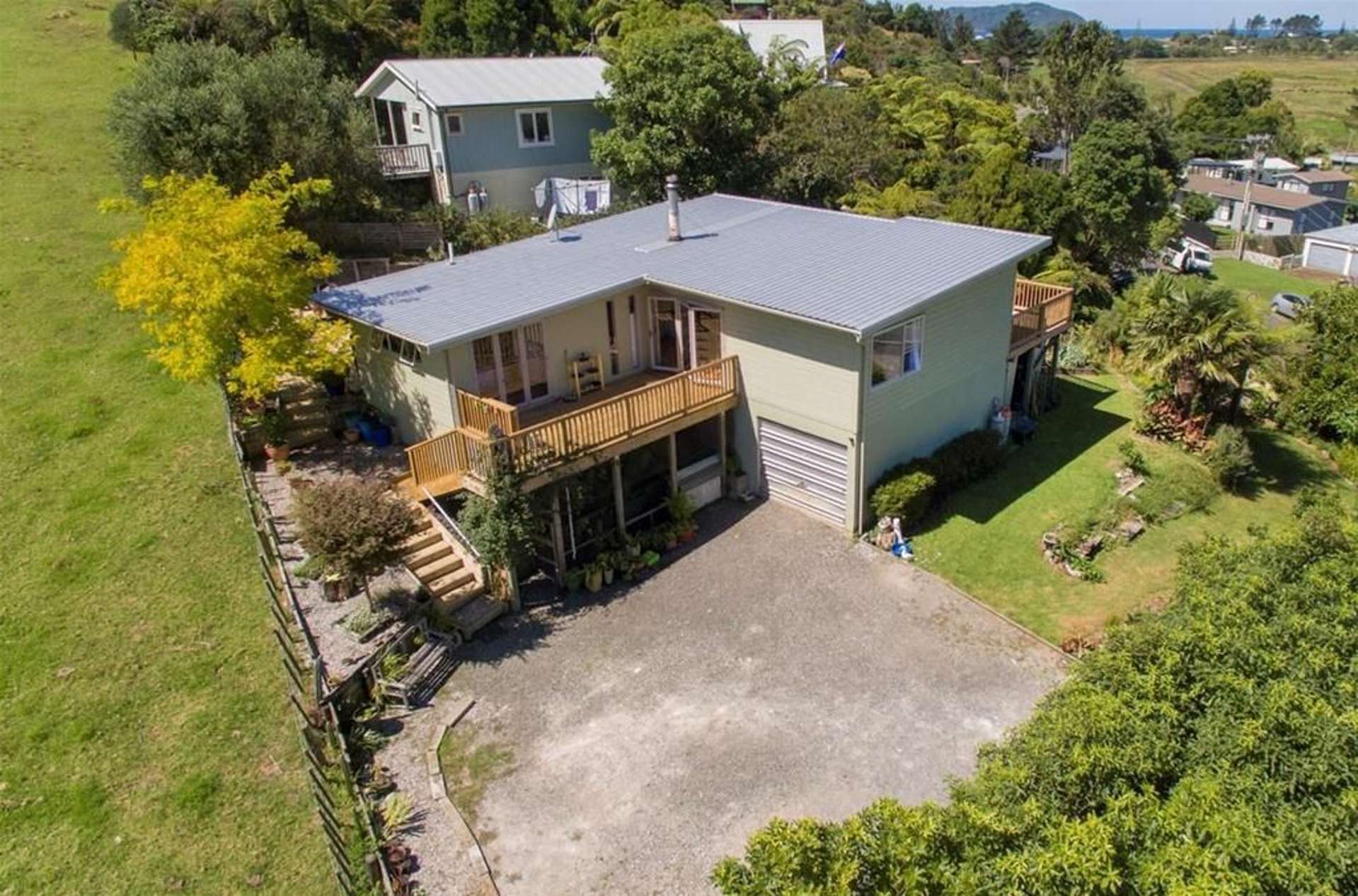 2 Ocean Beach Road Tairua_0