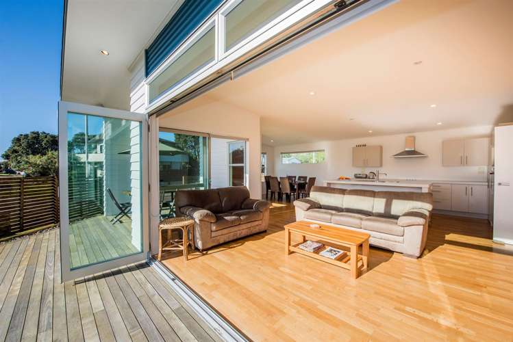 2 Oceanair Drive Pauanui_1