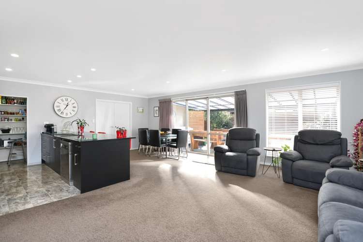 16 Geoff Geering Drive_3