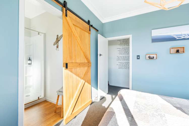 1606 South Road Oakura_16