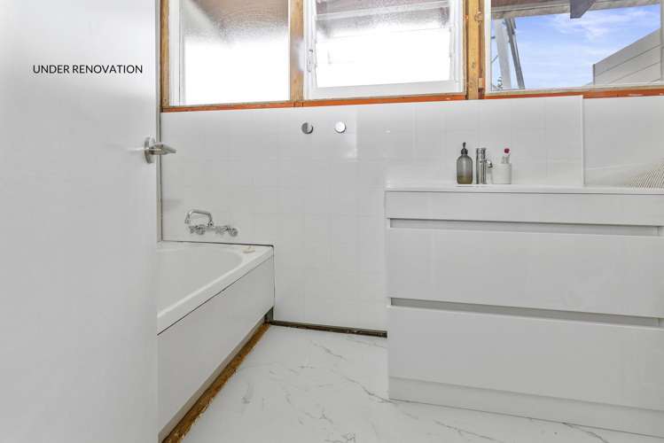 64 Tiroroa Avenue Te Atatu South_12