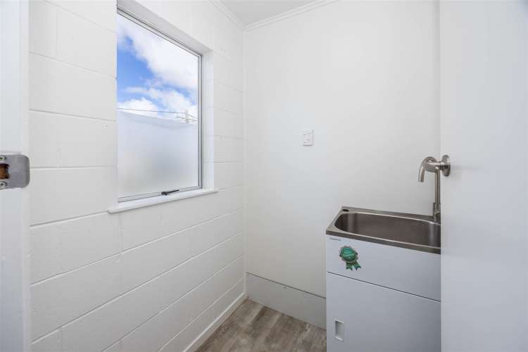 Units 1 - 10 at 11 Coates Street Hamilton_6