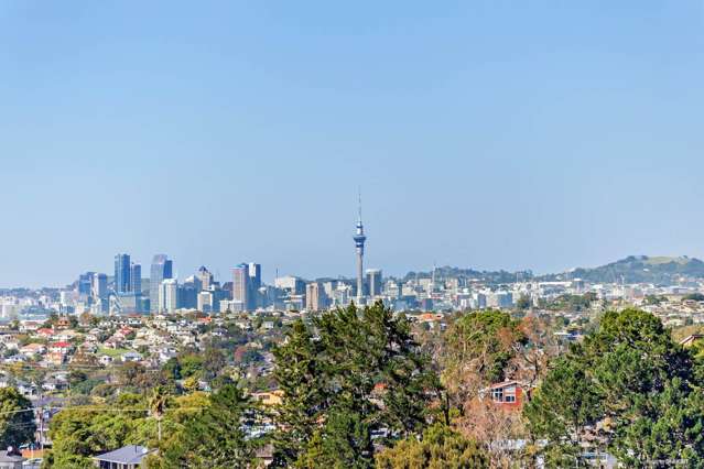 2/1a Girrahween Drive Totara Vale_1