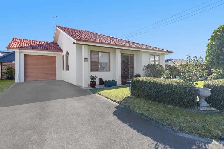 1/8 Cheyne Road (Cotswold Court) Pyes Pa_3
