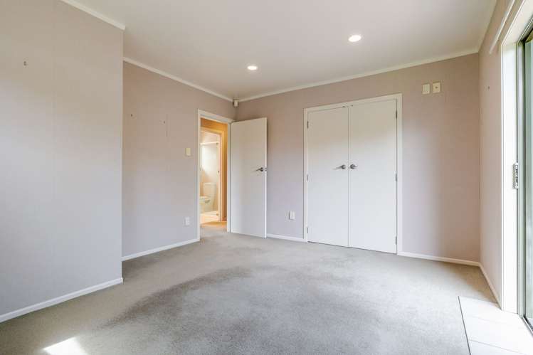 8 Saturn Crescent Milson_17