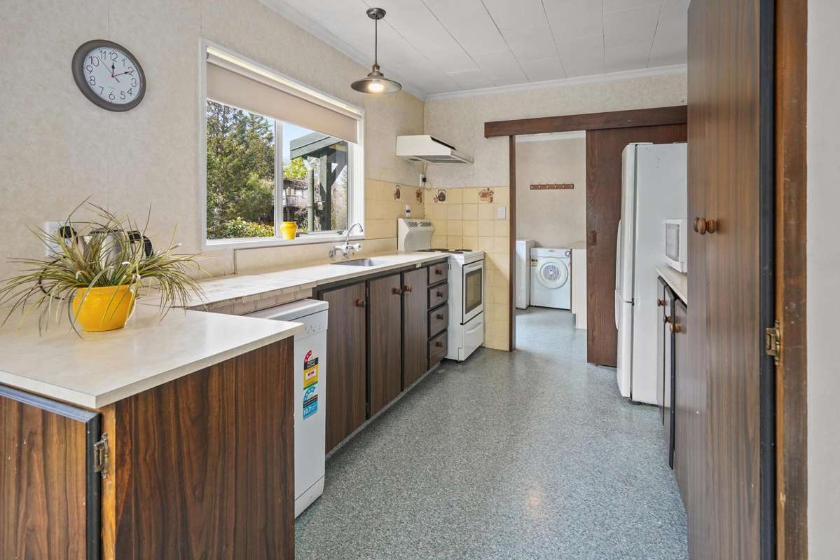 42 Chalet Crescent_1