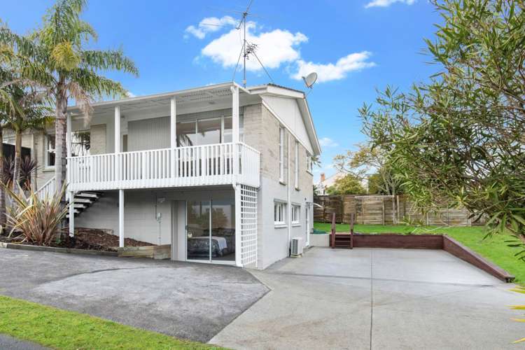 2/2 Pine Terrace Howick_12