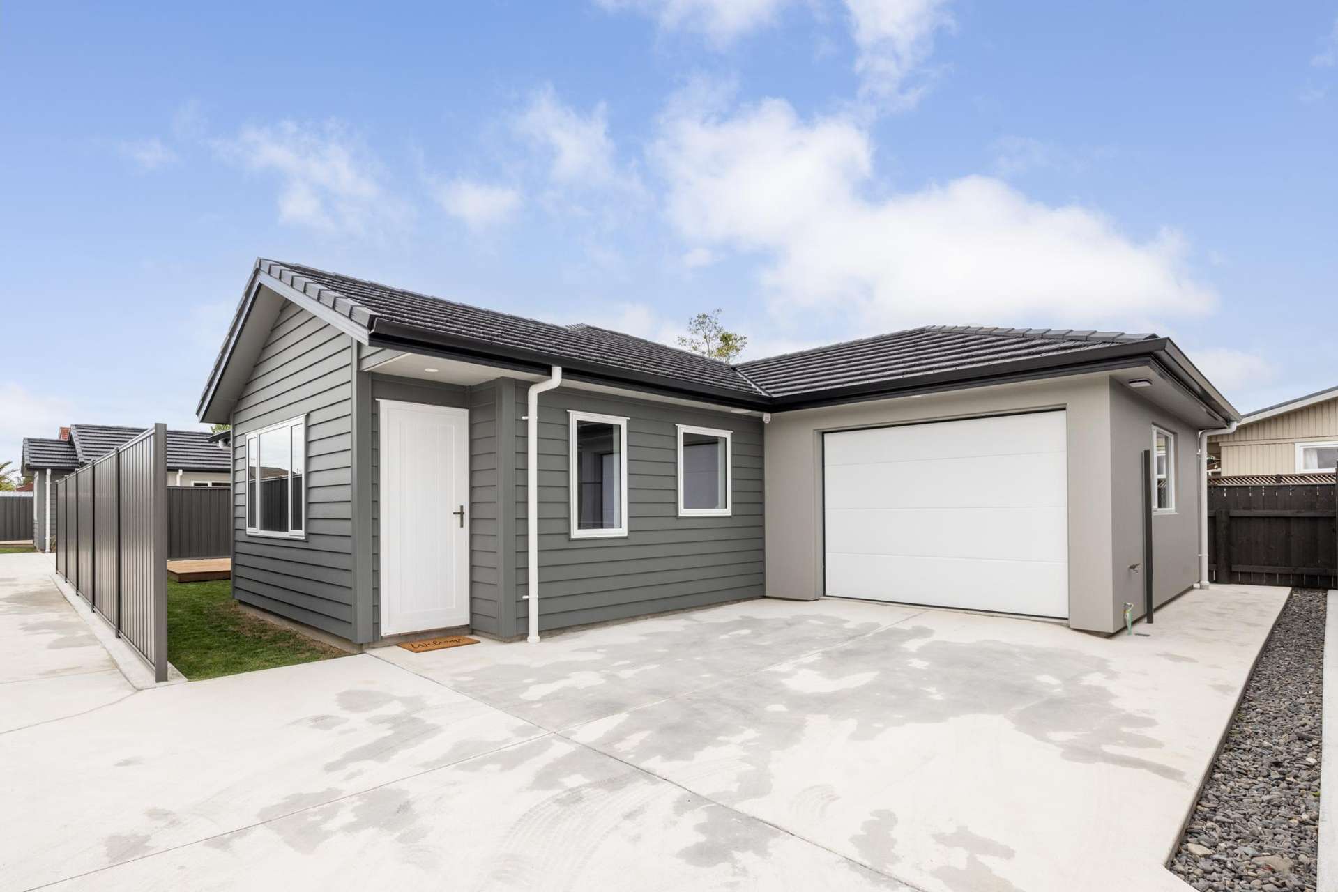 2/52 Park Road Greenmeadows_0