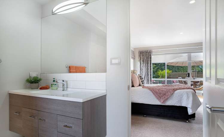 3 Camellia Lane Carterton_12