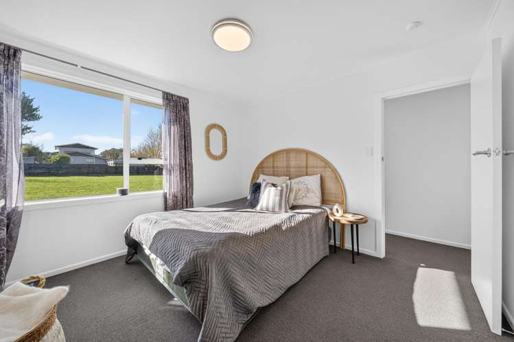 9 Lyttle Way Featherston_12
