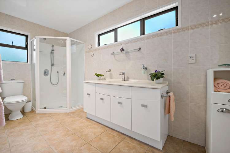 12 Nadine Place Mangere Bridge_14