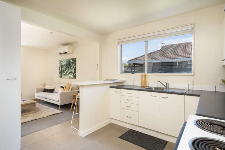 2/176 Riverlaw Terrace Saint Martins_7