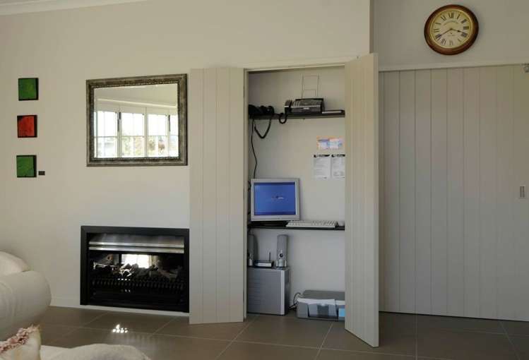 12 Chateau Crescent Rangatira Park_21